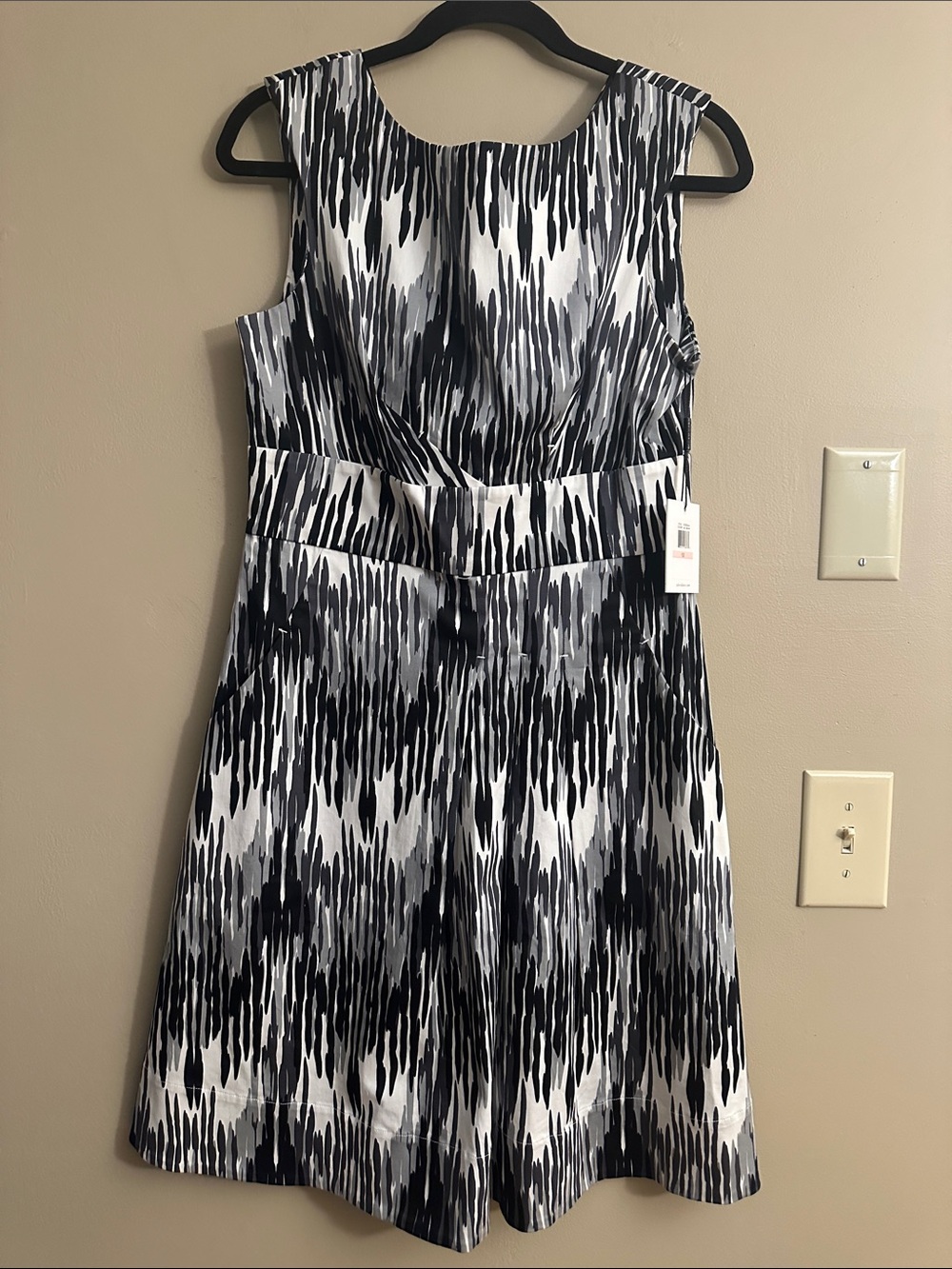 Calvin Klein Black, White & Gray Patterned Sleeveless Midi Dress
